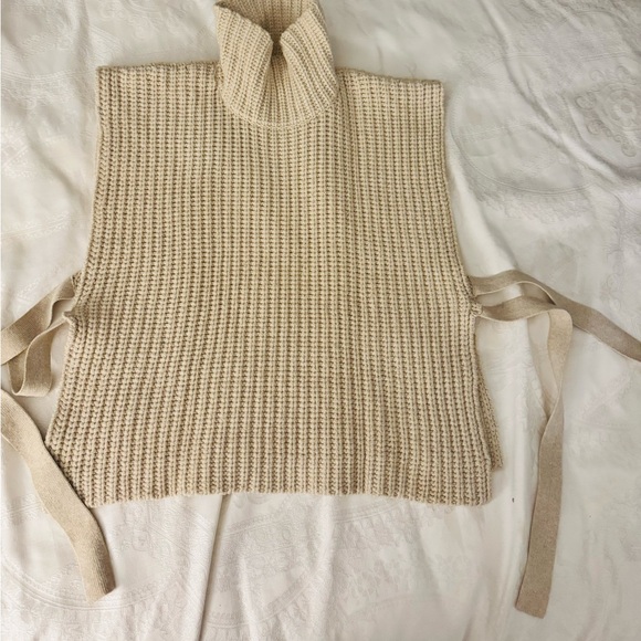 See By Chloe Sleeveless Sweater - Picture 6 of 8
